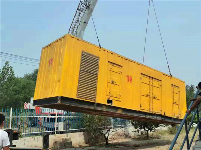 清溪镇300KW柴油发电机组油耗是多少?